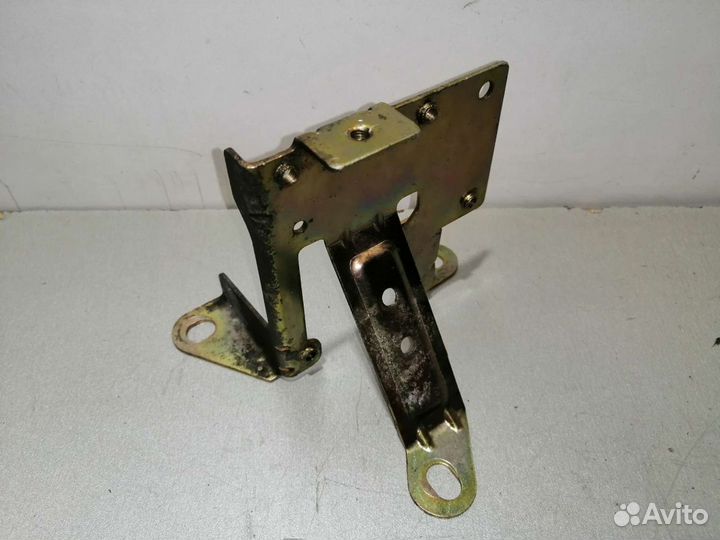 Крепление кронштейн катушки Форд Фокус 1