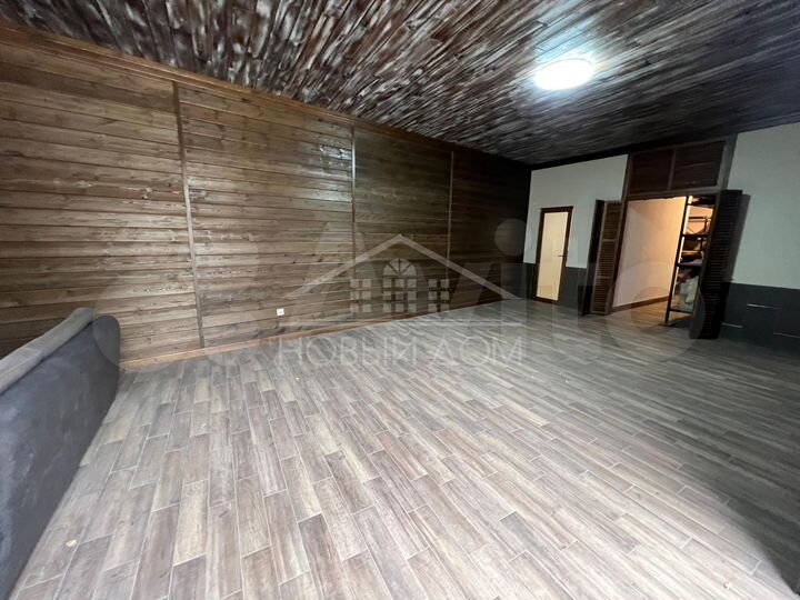 Дом 400 м² на участке 9 сот.