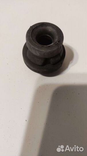 Опора радиатора нижняя Ford Mondeo