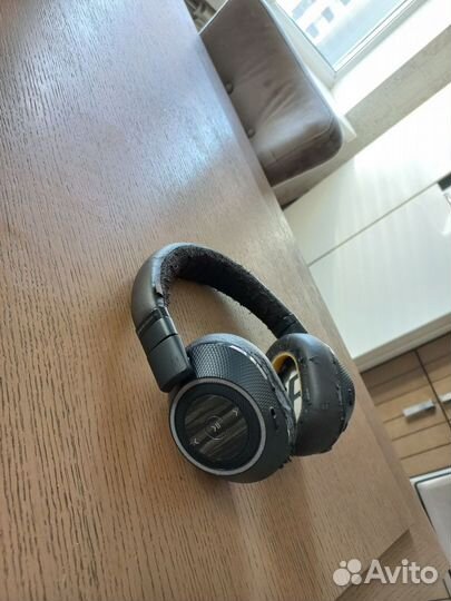 Беспроводные наушники Plantronics backbeat pro 2