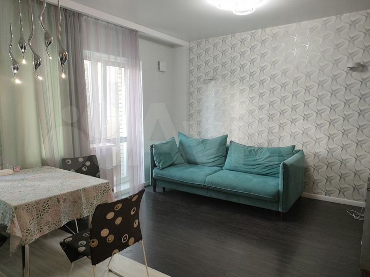 2-к. квартира, 87 м², 3/14 эт.