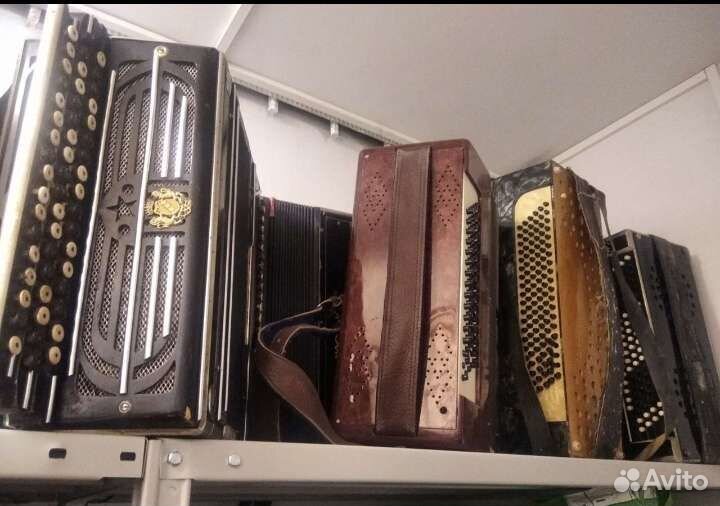 Старинный аккордеон