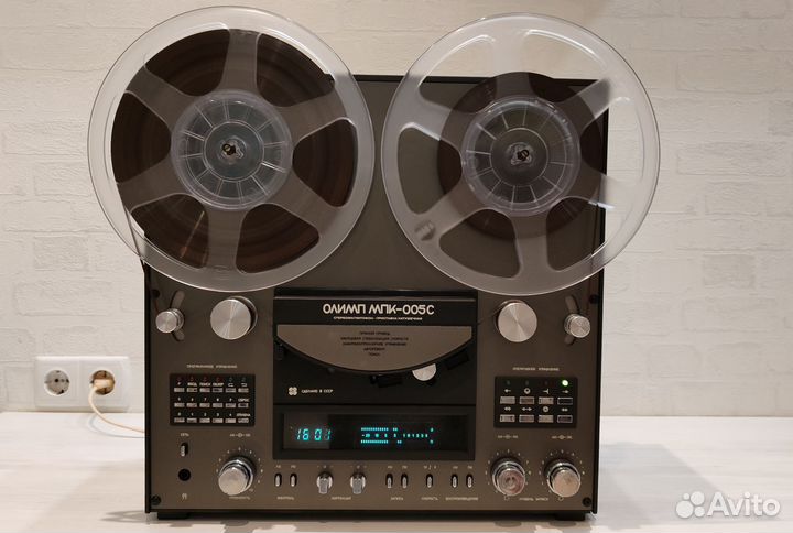 Магнитофон олимп 005С с индикатором и пультом ду