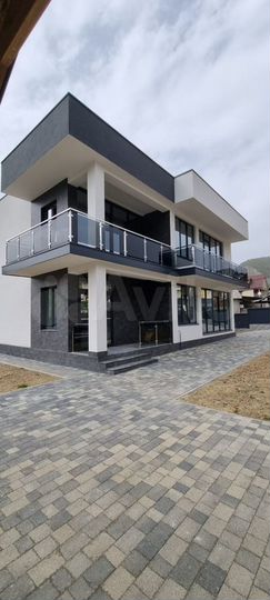 Коттедж 216 м² на участке 5,7 сот.