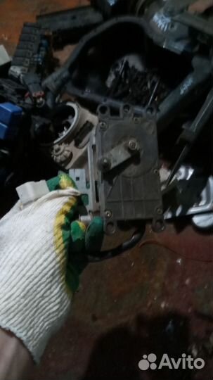 Моторчик привода заслонок печки Toyota Corolla