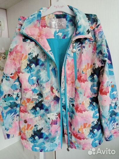 Яркая ветровка, плащ для девочки