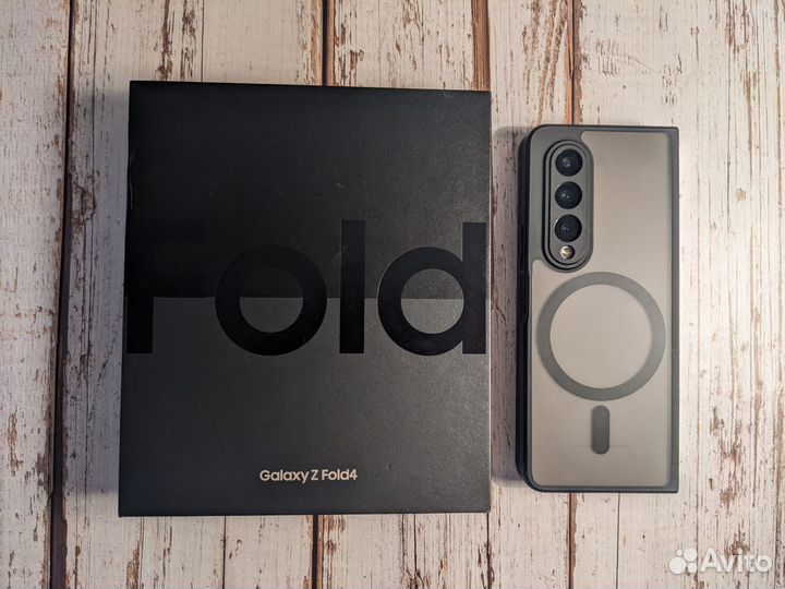 Samsung Galaxy Z Fold4, 12/512 ГБ