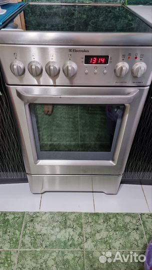 Плита электрическая+духовка electrolux ekc513503x