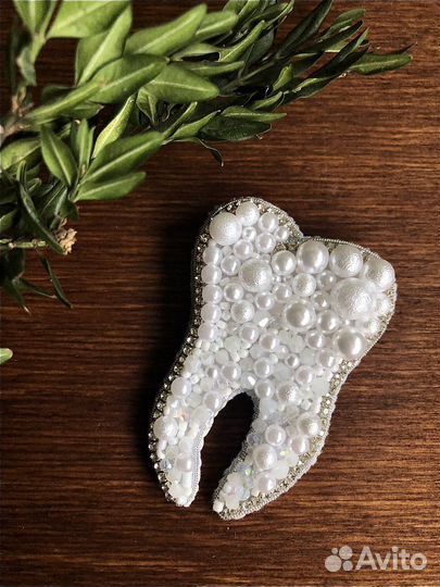 Дизайнерская брошь / Ручная работа