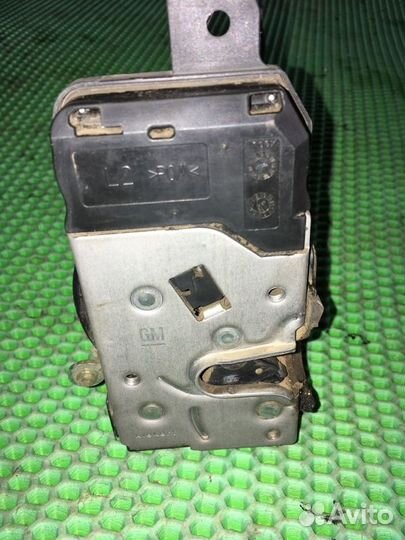 Замок двери передний левый Opel Astra H Z16XER