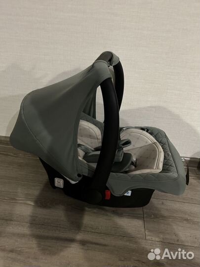 Продам автокресло-переноску Happy Baby Skyler V2