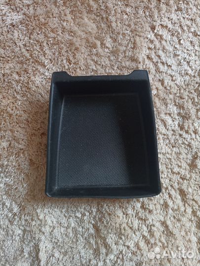 Вставка лоток в подлокотник Ford focus 3