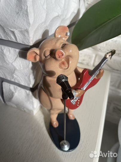 Статуэтка свинья