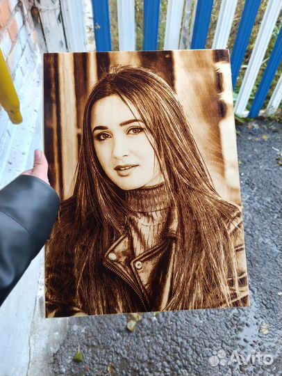 Выжигание портретов по фото на дереве Подарок