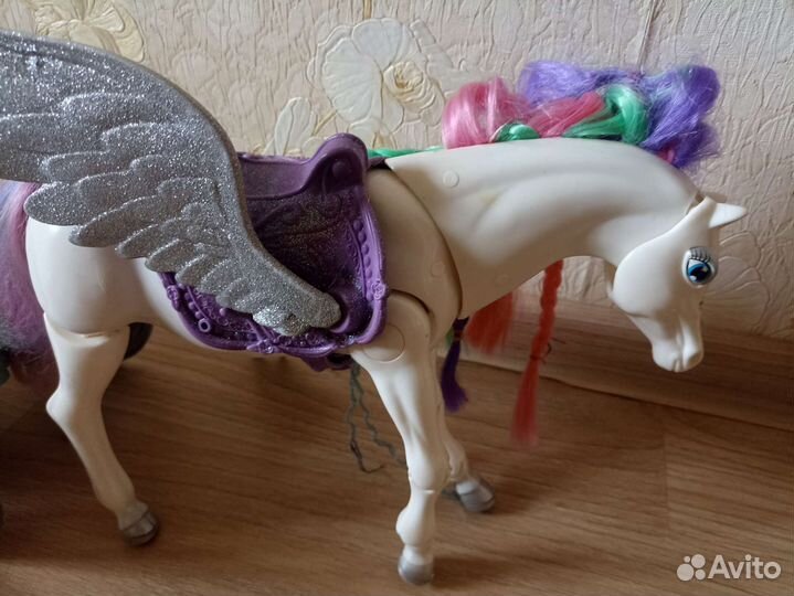 Лошадь пегас с каретой