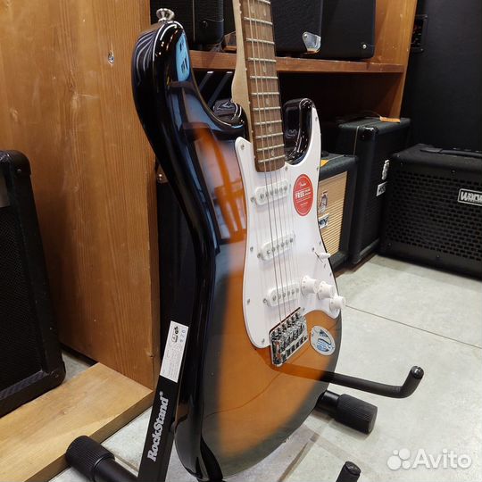 Электрогитара Fender Squier Bullet Stratocaster