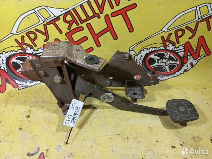 Педаль тормоза Nissan Note E11 1.4 2008