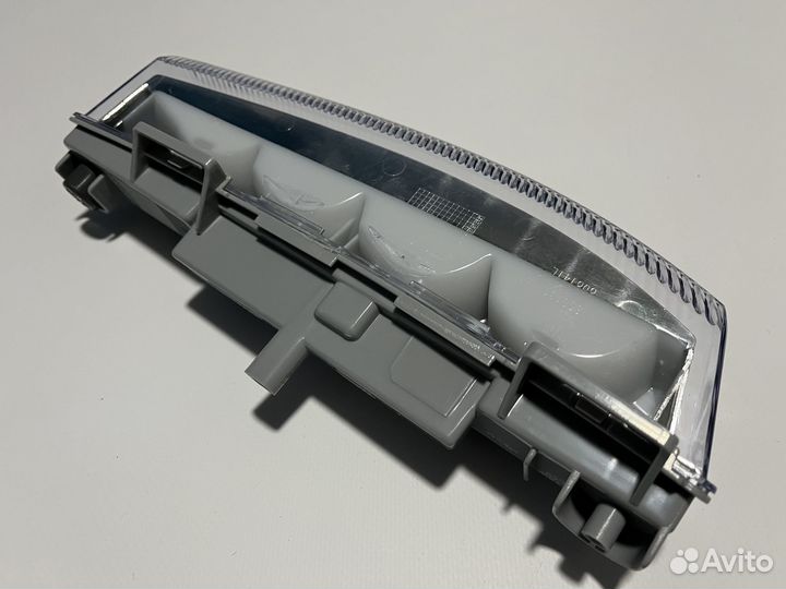 Левая противотуманка Mercedes W212 диодная W204