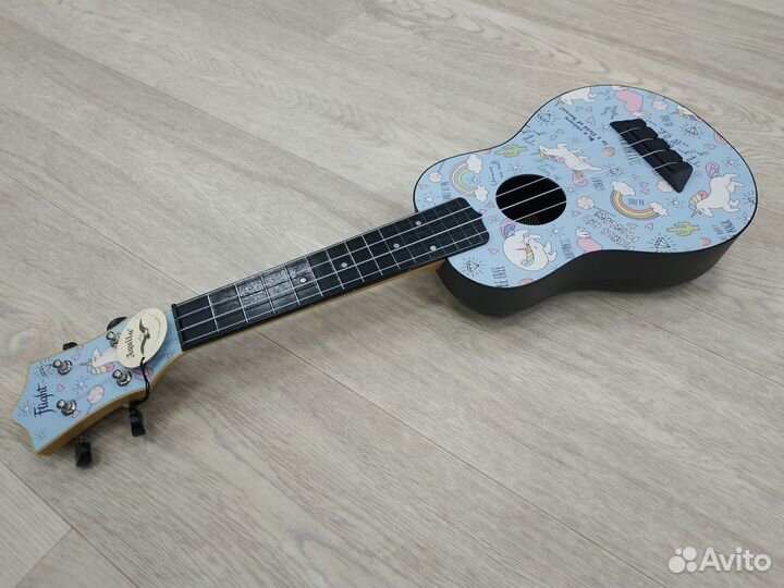Укулеле с чехлом Flight (новое)