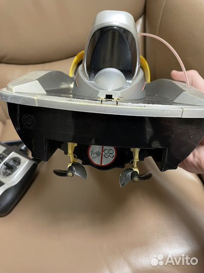 Лодка на радиоуправлении