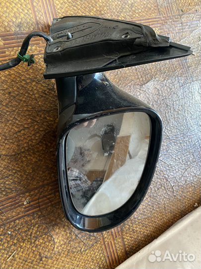 Зеркало правая Volkswagen Golf 5
