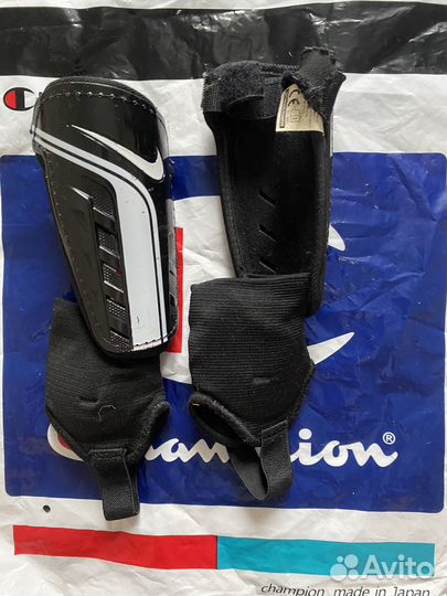 Щитки футбольные детские