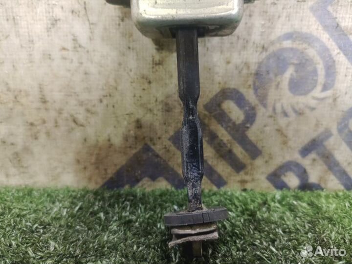 Ограничитель двери задний правый Ford Fusion