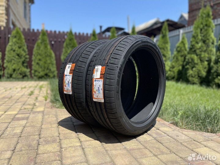 Tracmax X-Privilo TX3 245/40 R20 и 275/35 R20 99Y
