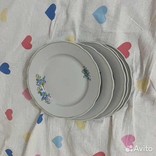 Тарелки (19 и 16 см)