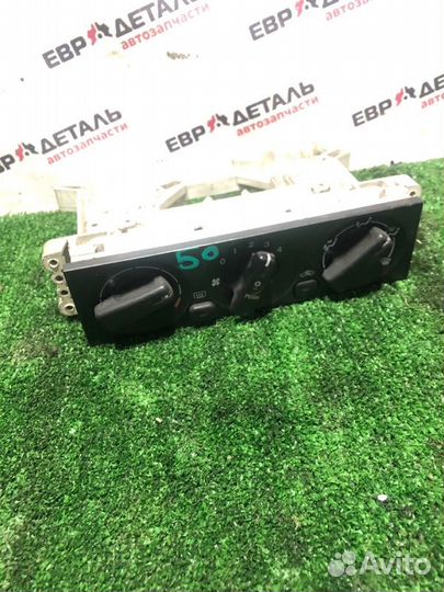 Блок управления отопителем Mitsubishi Carisma