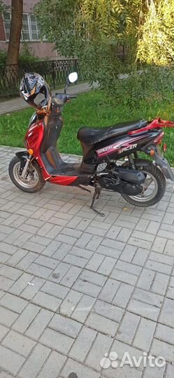 Скутор Рейсер