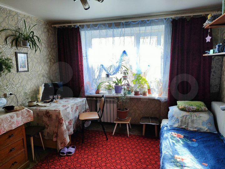 Комната 13 м² в 8-к., 6/9 эт.