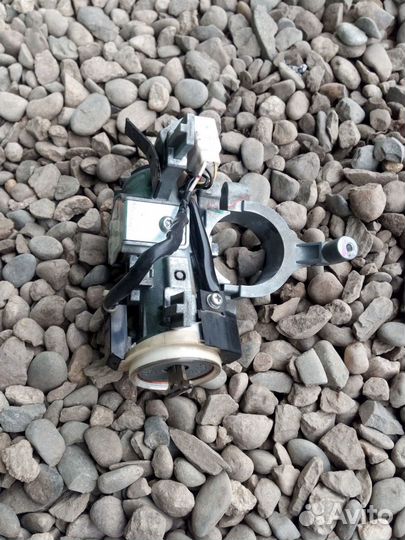 Замок зажигания Mitsubishi L200