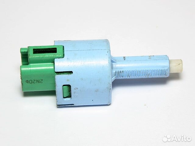 Датчик включения стоп-сигнала Mitsubishi Outlander