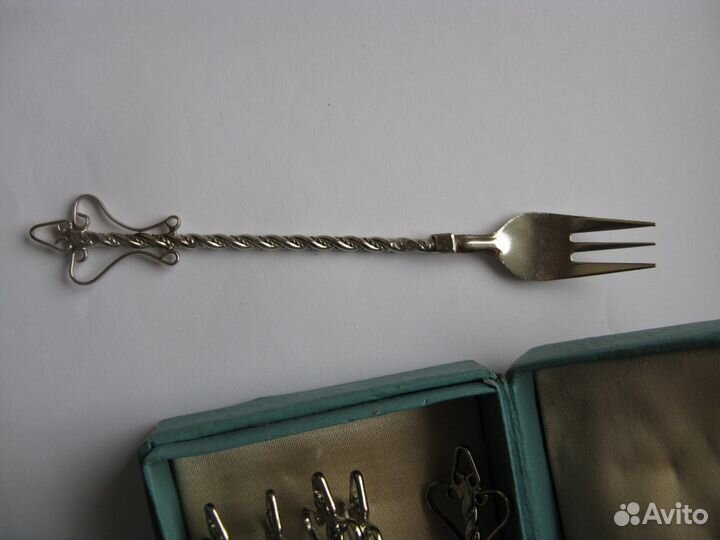 Десертные вилки