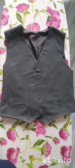 Жилетка для мальчика школьная