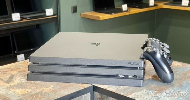 Sony Playstation 4PRO 1TB + Gamepad