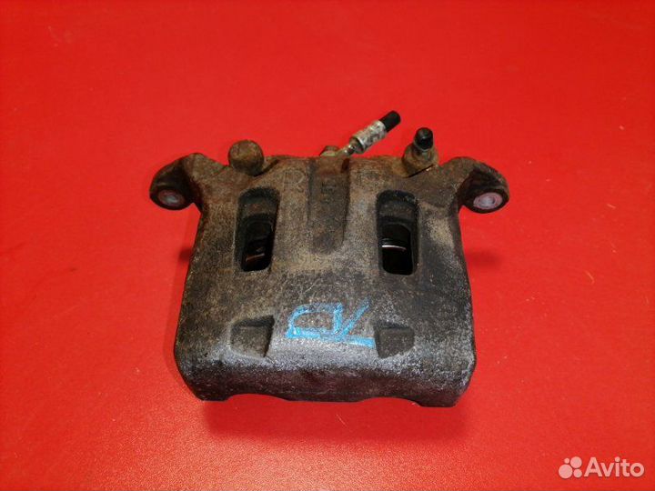 Суппорт передний правый Nissan Pathfinder R51