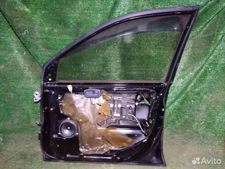 Дверь передняя правая Toyota Ipsum SXM10 Пустая