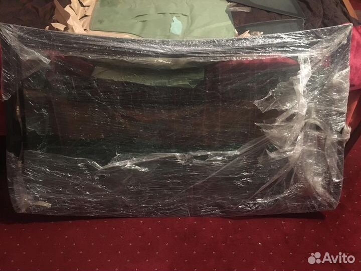 Стекла на Мерседес 212