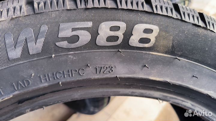 Ovation W-588 215/55 R18 95H