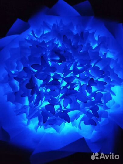 Букет из бабочек, сердечек