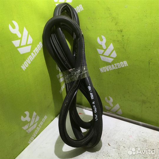 Уплотнитель двери Фольксваген Гольф 4 Бора