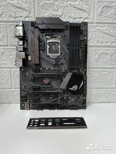 Игровая материнка asus ROG strix Z270H gaming