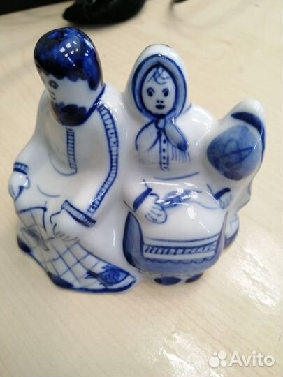 Статуэтка «Парочка», автор З. В. Окулова, Гжель