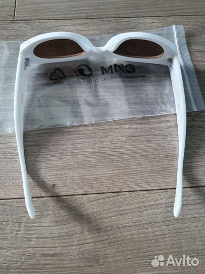 Солнцезащитные очки mango