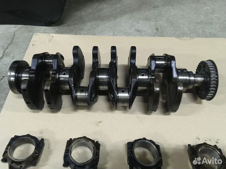 Коленвал + поршень (поршневая группа)