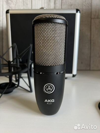 Akg p220 студийный микроофон (идеал)