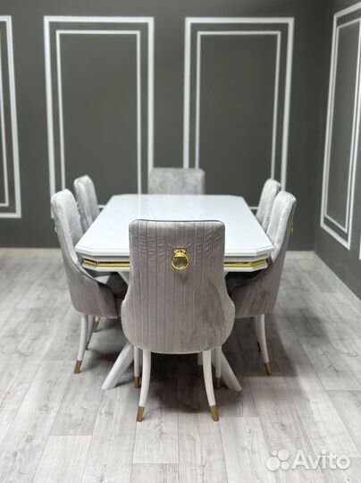 Комплект стол и стулья. В наличии