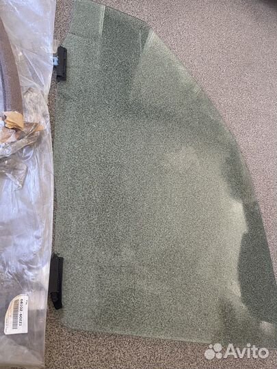 Стекло водительской двери Land Cruiser 100 новое